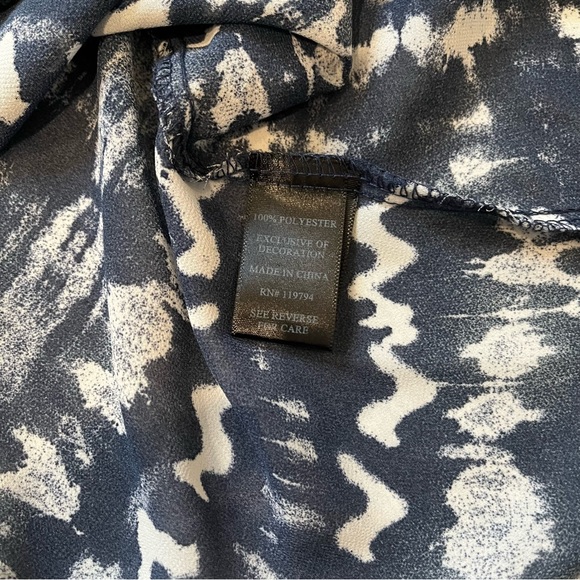 Artesia V-Neck Sleeveless Tie Front Top, Sz L - Picture 10 of 12